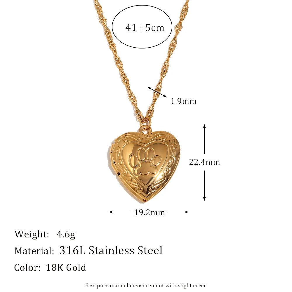 Hollow Heart Photo Box Pendant Necklace — 18K Gold Plated