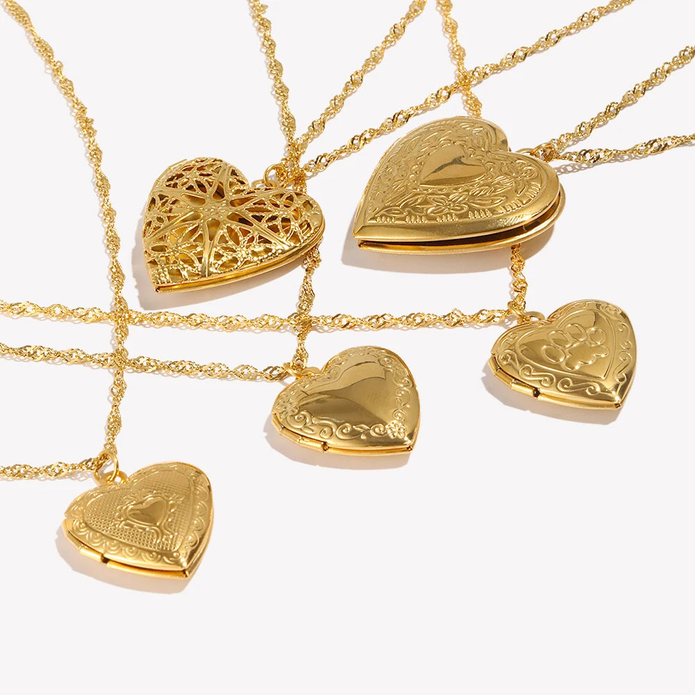 Hollow Heart Photo Box Pendant Necklace — 18K Gold Plated