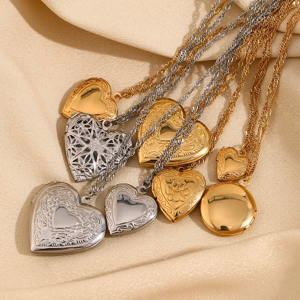 Hollow Heart Photo Box Pendant Necklace — 18K Gold Plated