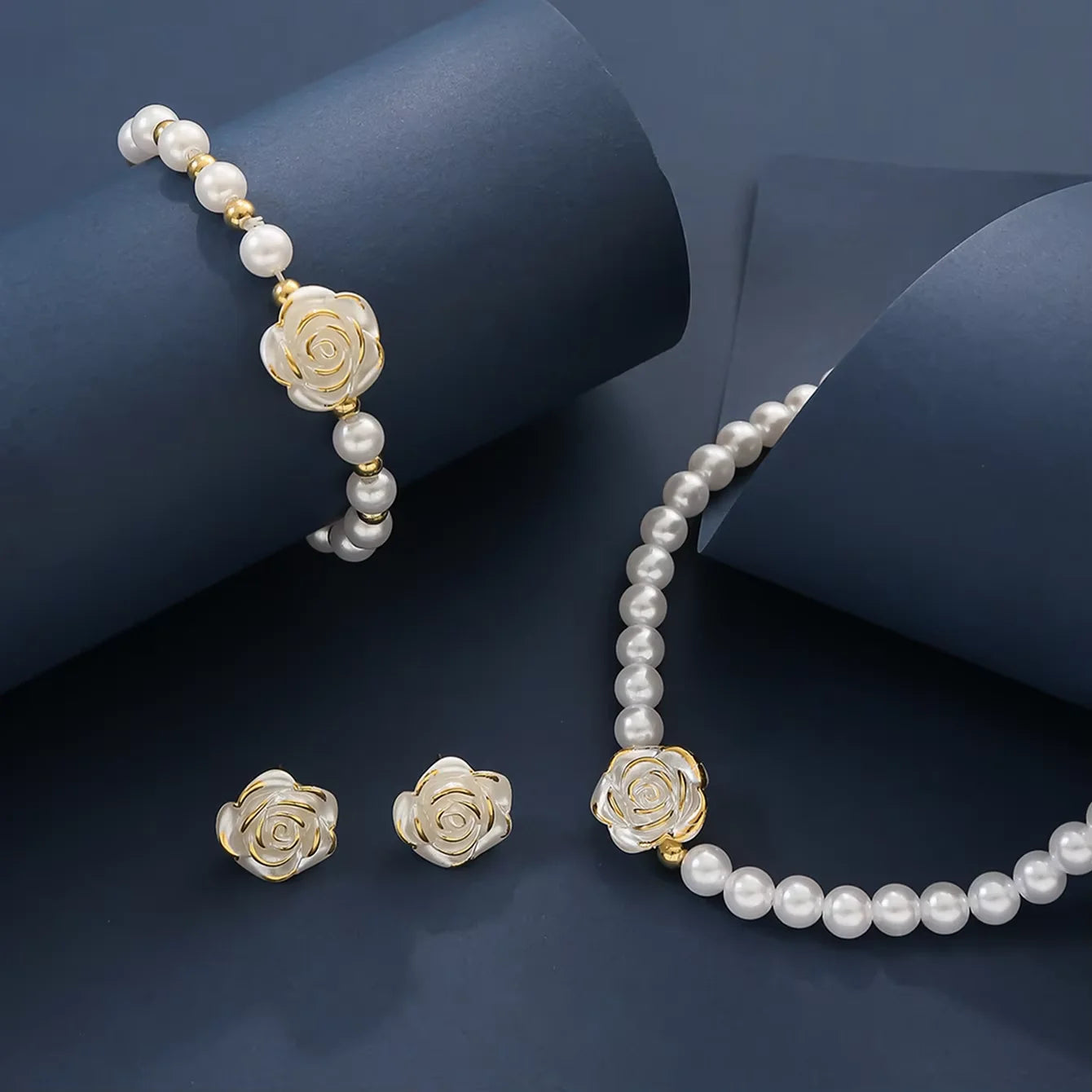 Elegant Pearl Flower Jewellery Set — Necklace, Bracelet & Earrings