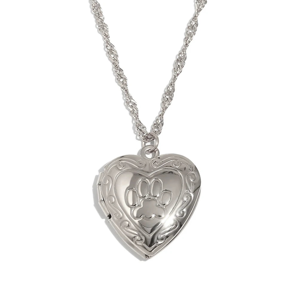 Hollow Heart Photo Box Pendant Necklace — 18K Gold Plated