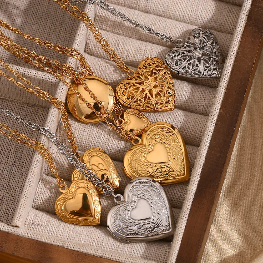 Hollow Heart Photo Box Pendant Necklace — 18K Gold Plated