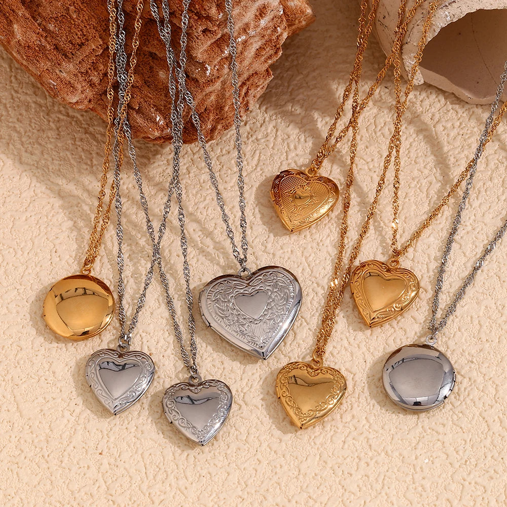 Hollow Heart Photo Box Pendant Necklace — 18K Gold Plated